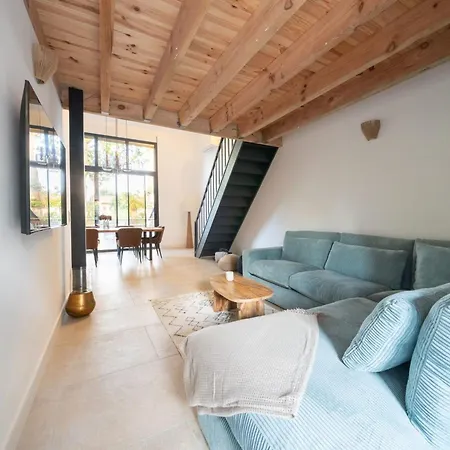 House With And Direct Access To Cazaux