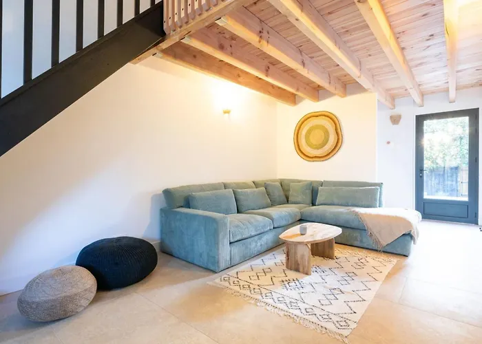 House With And Direct Access To Cazaux *