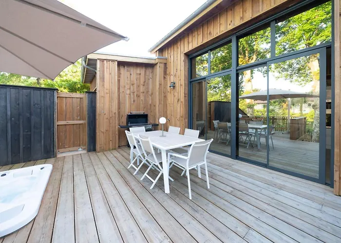 House With And Direct Access To Cazaux *