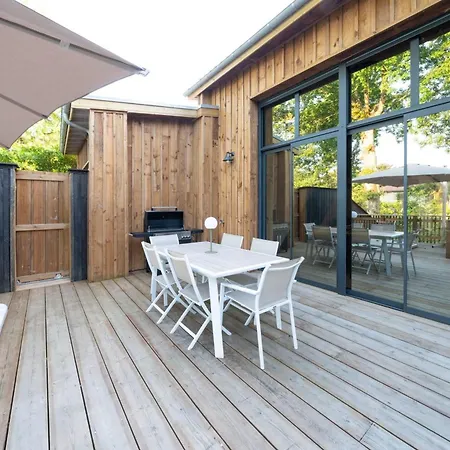 House With And Direct Access To Cazaux *